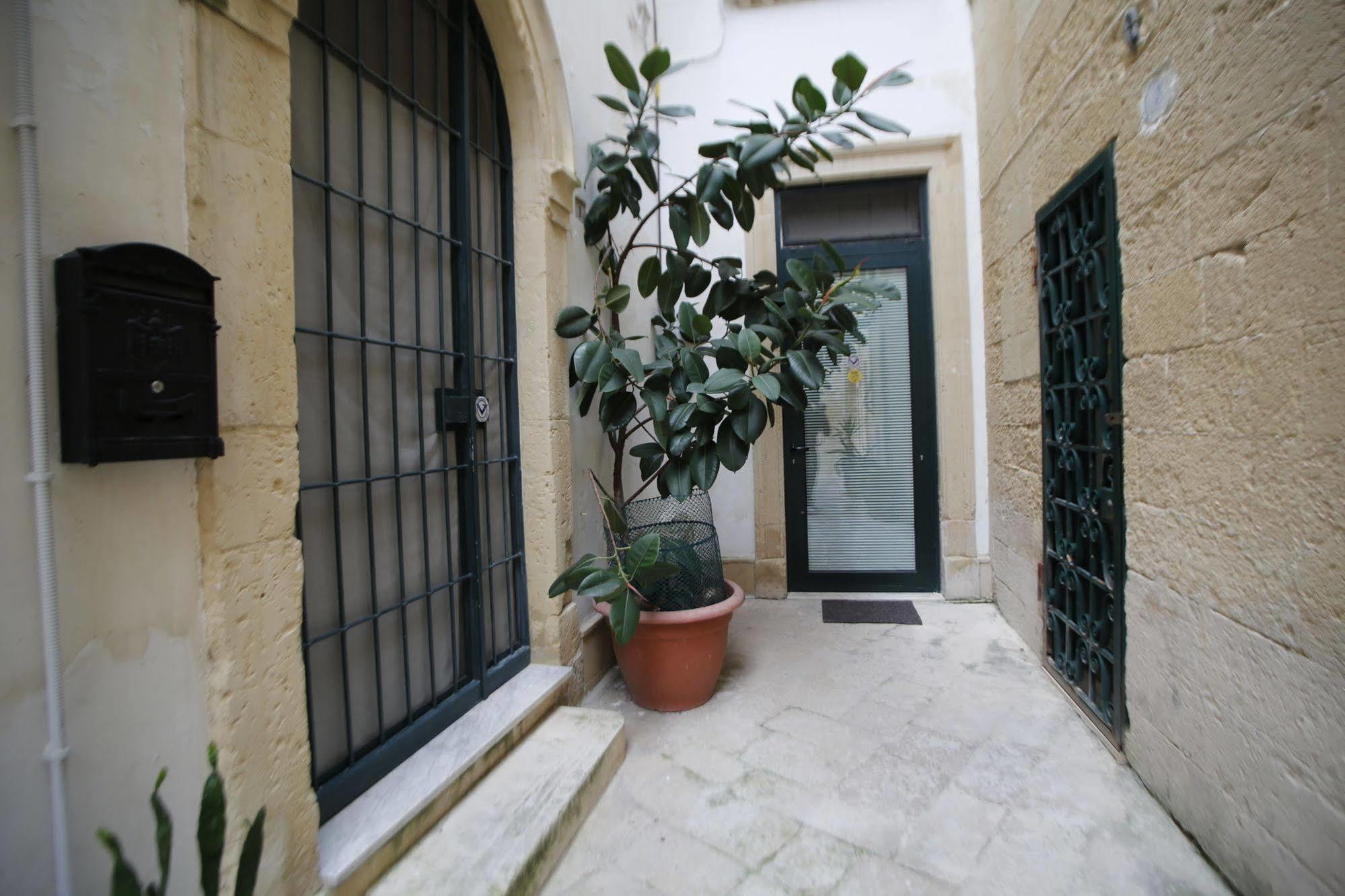Tito Schipa B&B レッチェ エクステリア 写真